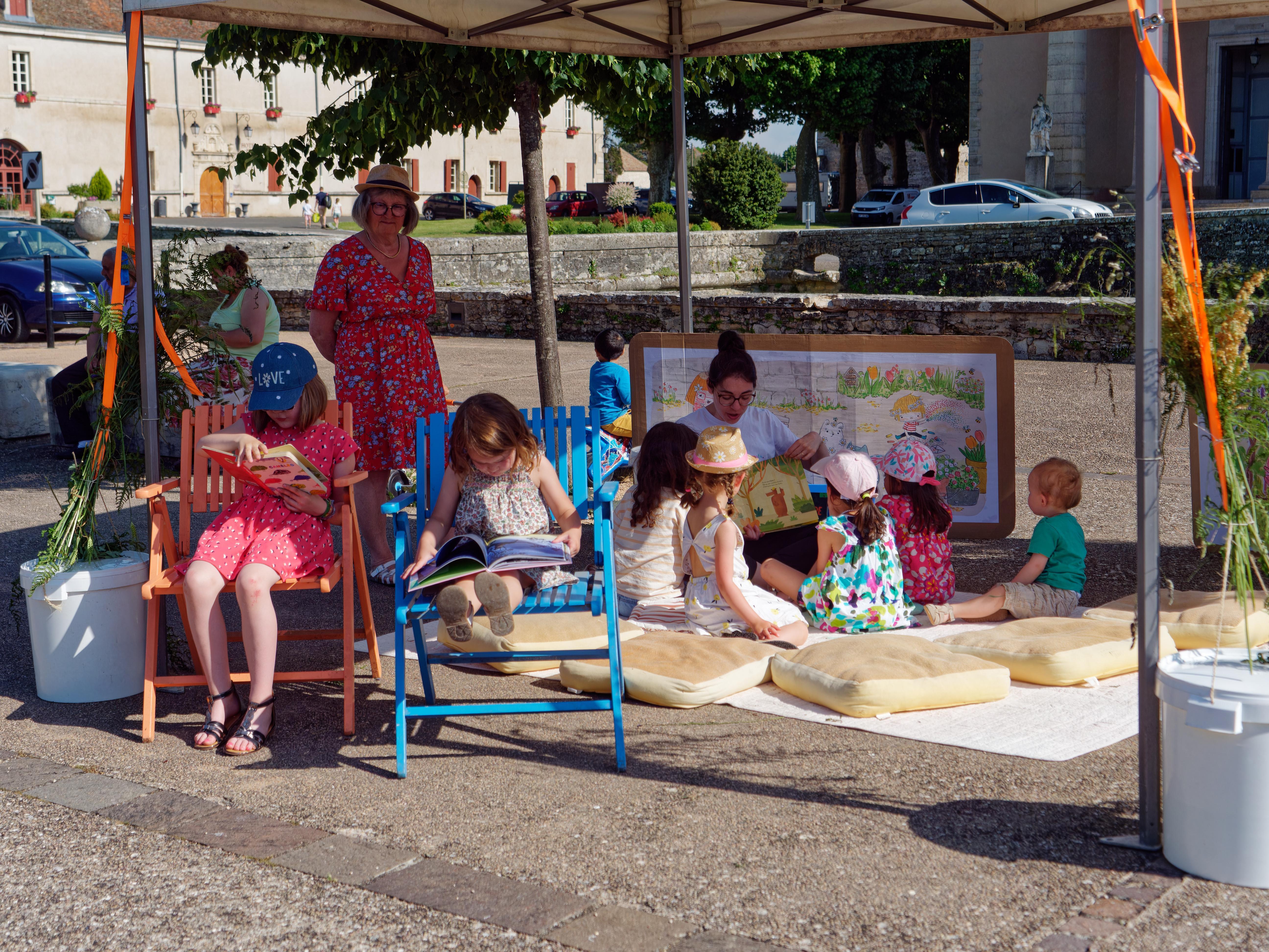 Photographie de groupe en extérieur